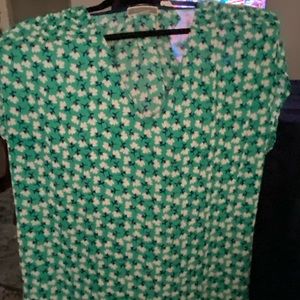 Cute green top size L